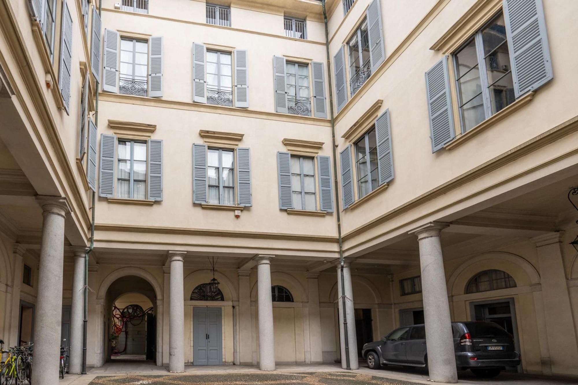 Nerino House, Elegante E Tranquillo Appartamento A 5 Minuti Dal Duomo Milano Esterno foto
